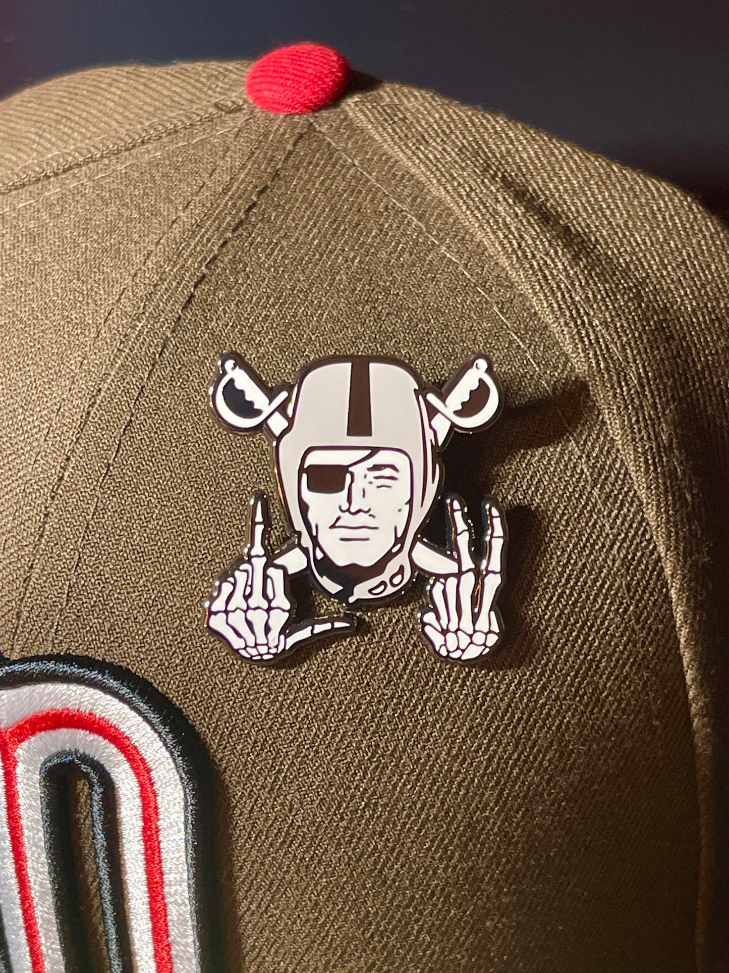 LV RAIDER PIN
