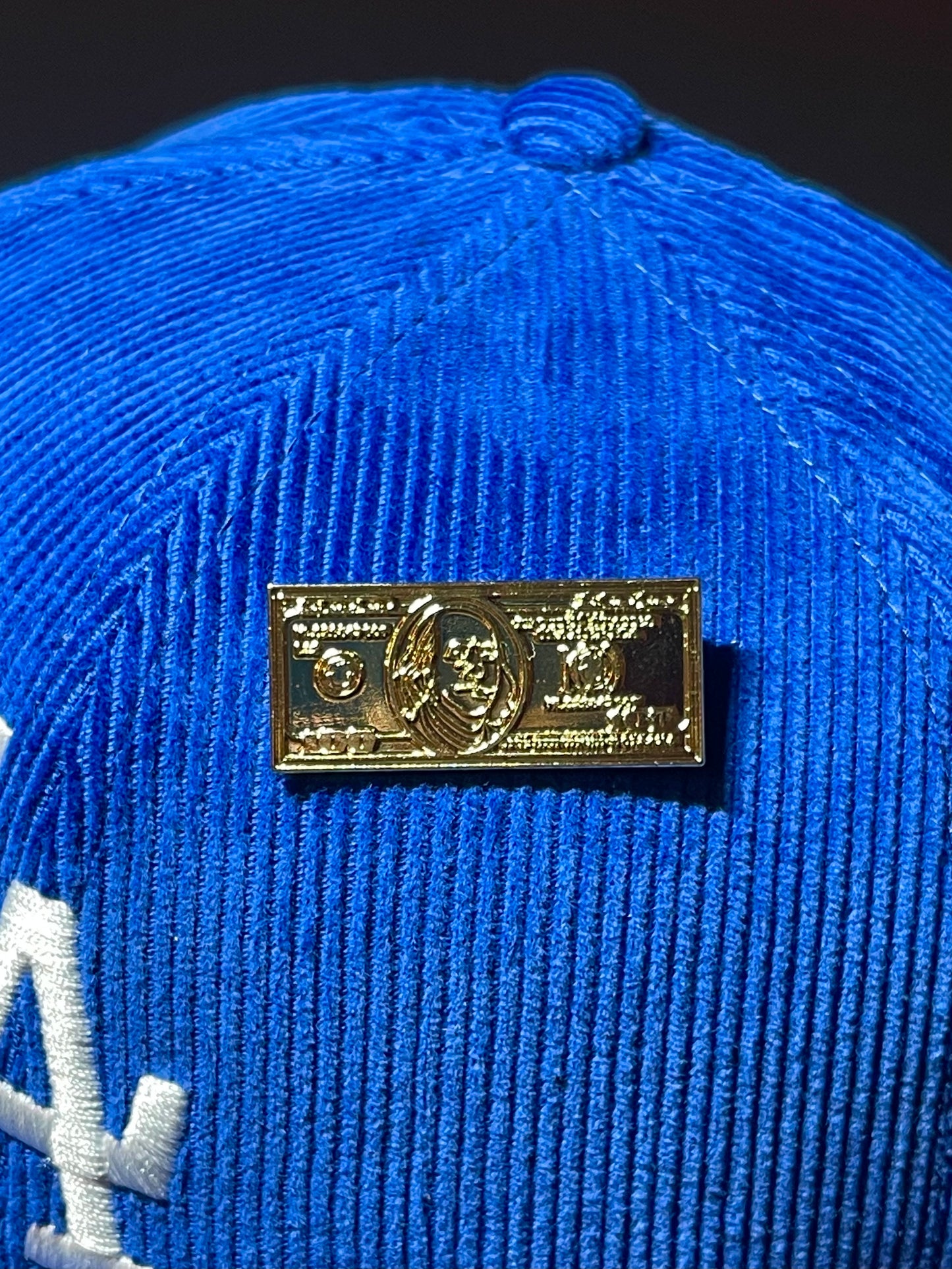 GOLD $100 PIN