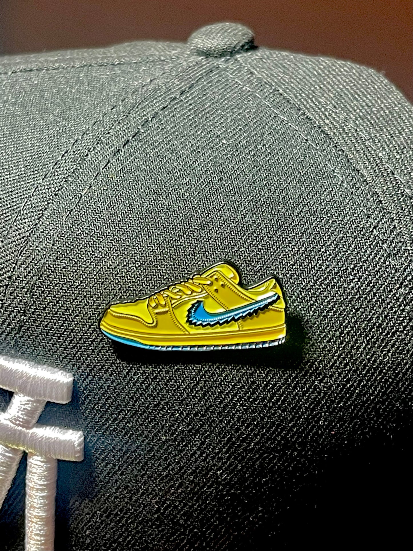 YELLOW DUNK LOW PIN