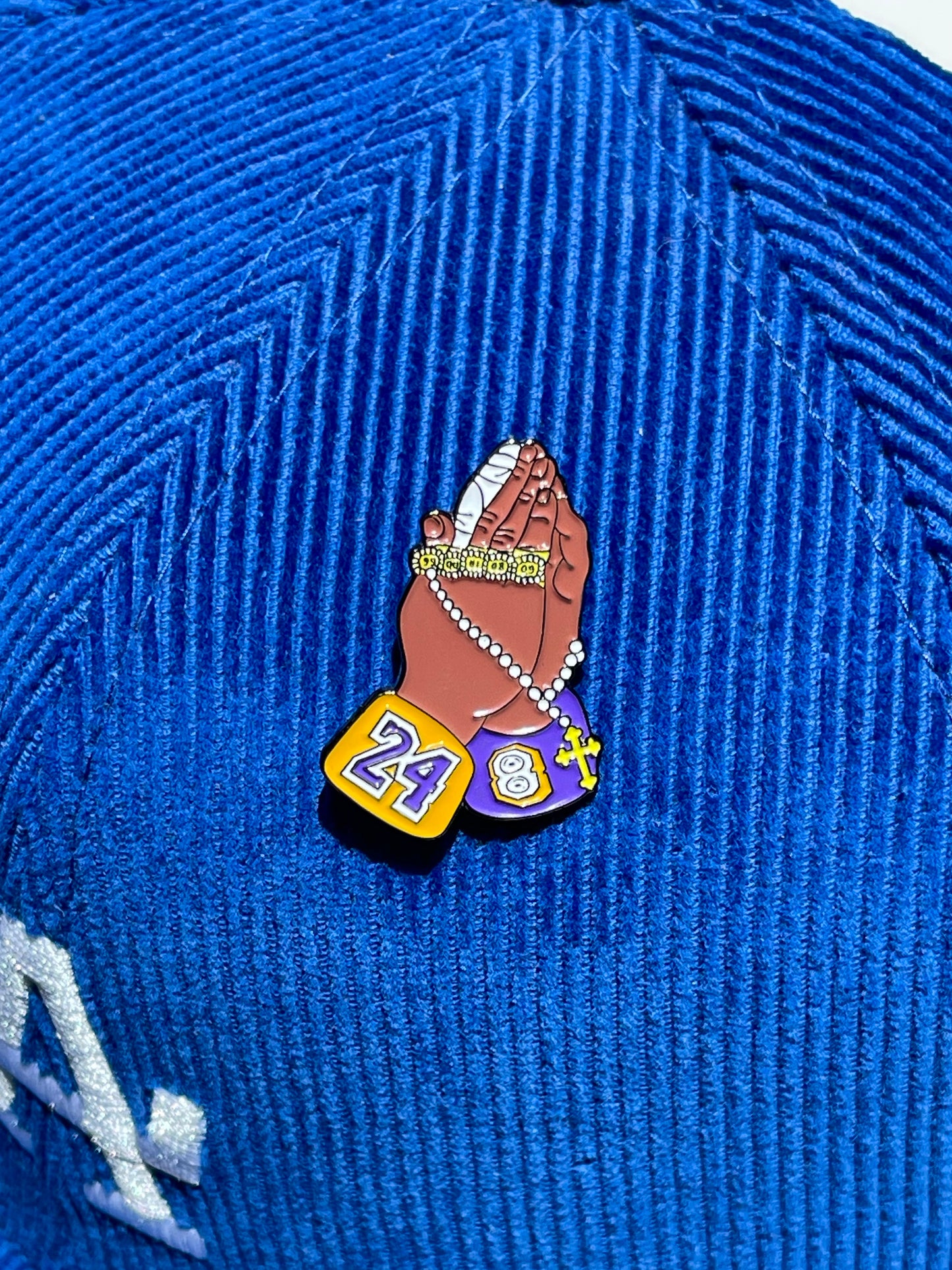 KOBE PRAYING HANDS PIN